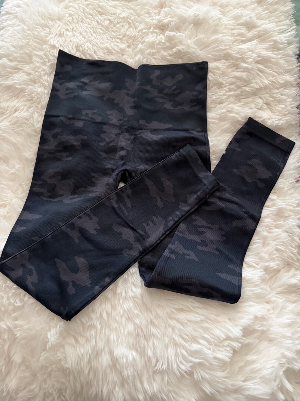 SPANX Black Camo High-Rise Leggings - Picture 2 of 3